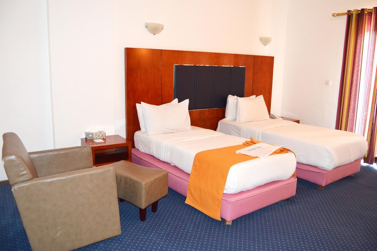 Leon Hotel Kinshasa Pokoj fotografie