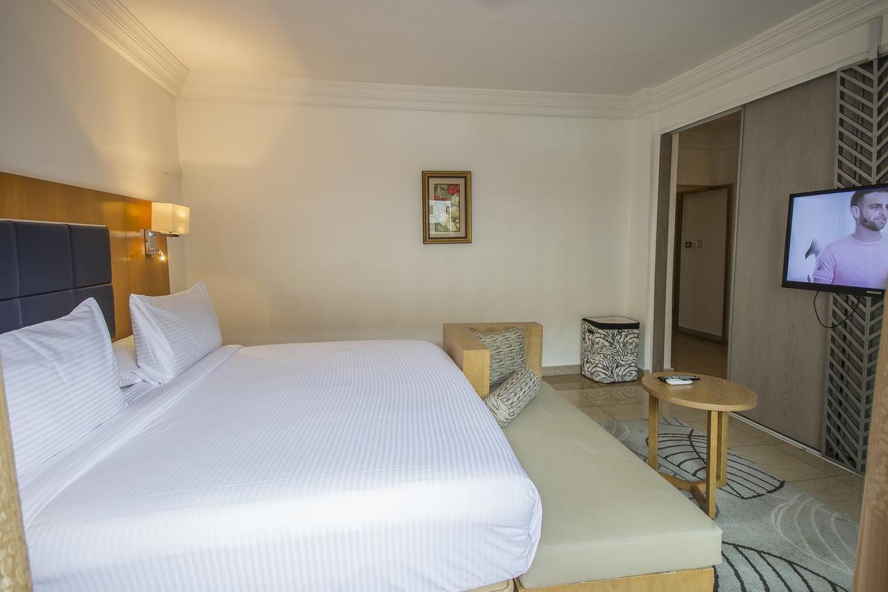Leon Hotel Kinshasa Exteriér fotografie